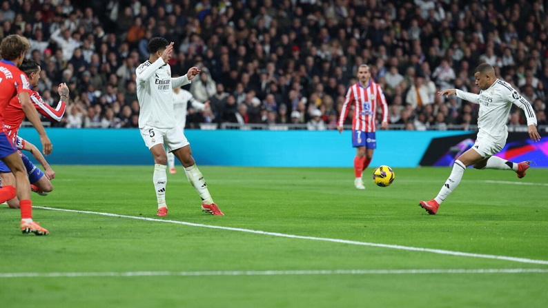 Julián Álvarez ja Kylian Mbappé tekivät kumpikin joukkueelleen maalin